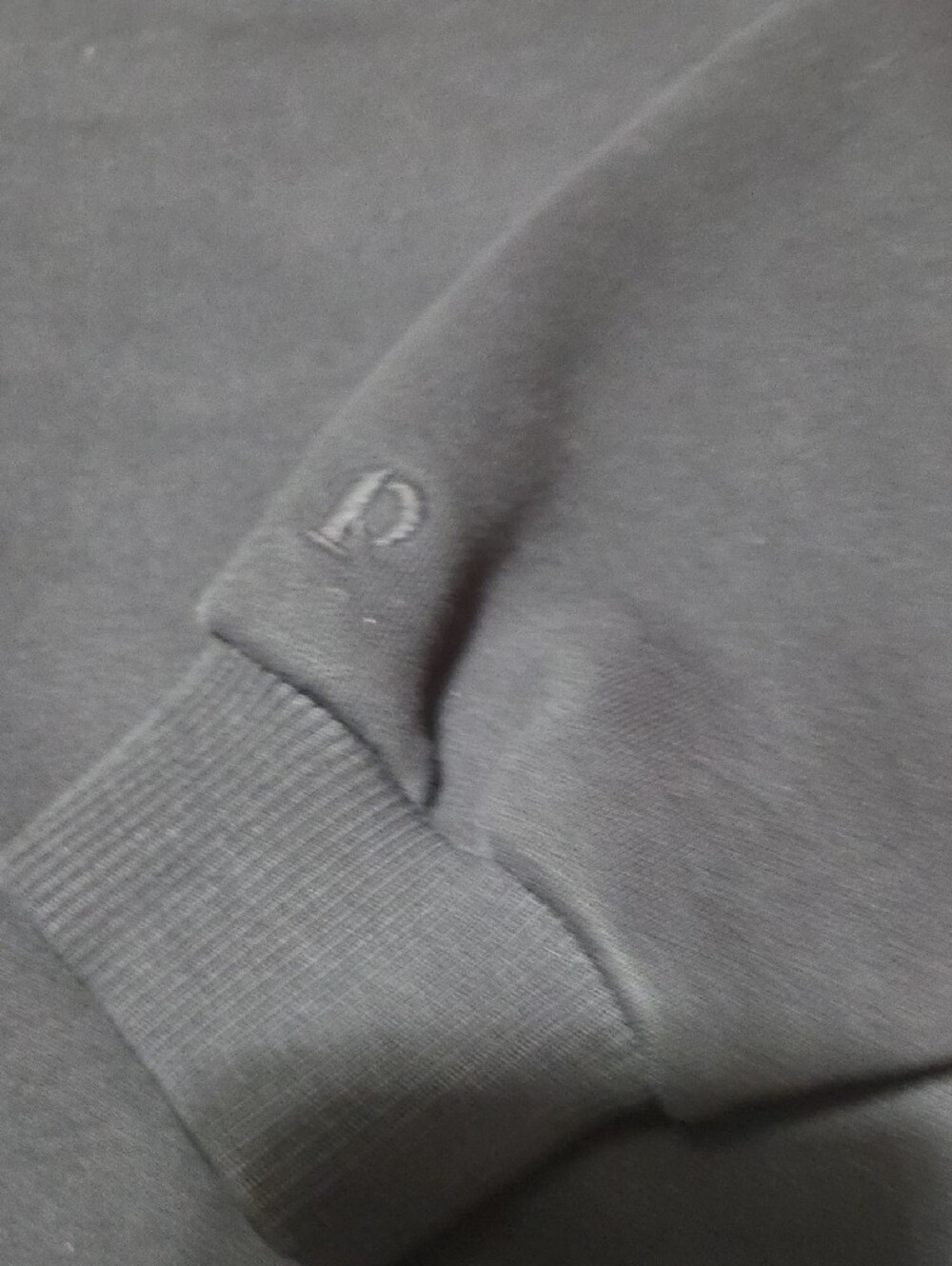 Pact Women's Black V-Neck Sweatshirt Cropped - Picture 3 of 8